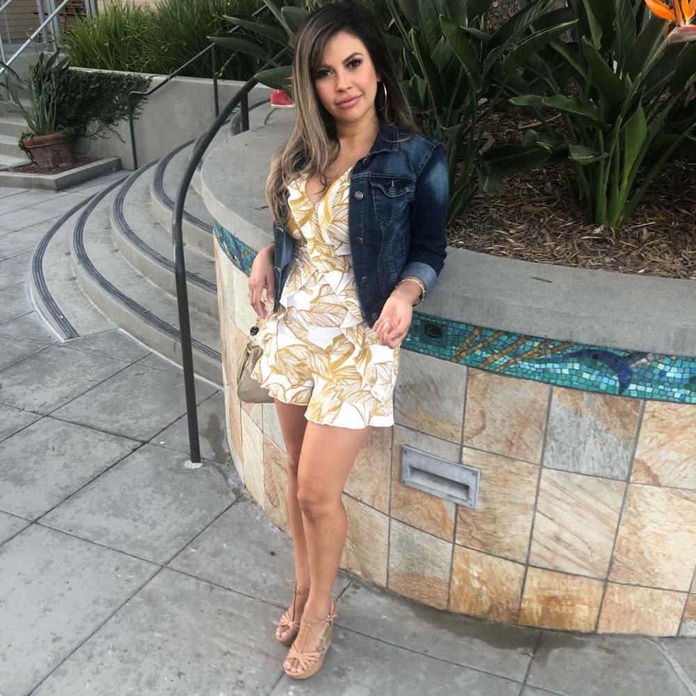 Leaf Print Frill Detail Playsuit - Picture 5 of 8